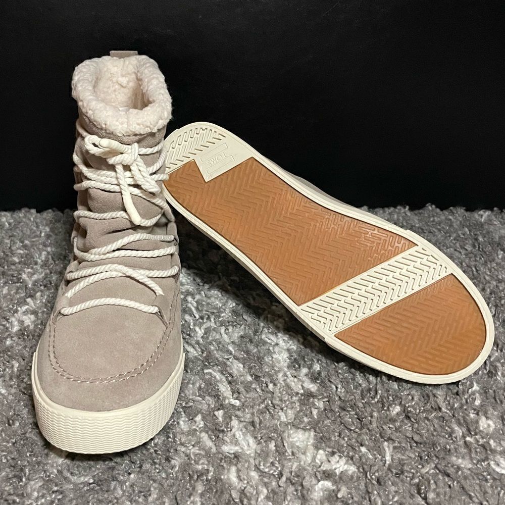 NIB TOMS Alpine Winter Leather Booties - Picture 8 of 9
